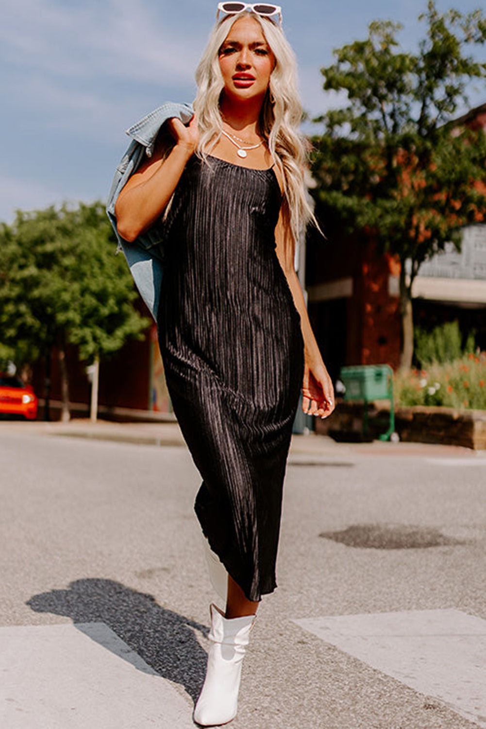 Black Spaghetti Straps Backless Pleated Midi Dress